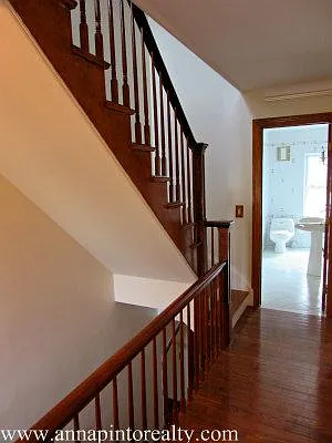 Sold by Anna Pinto Realty | media 11