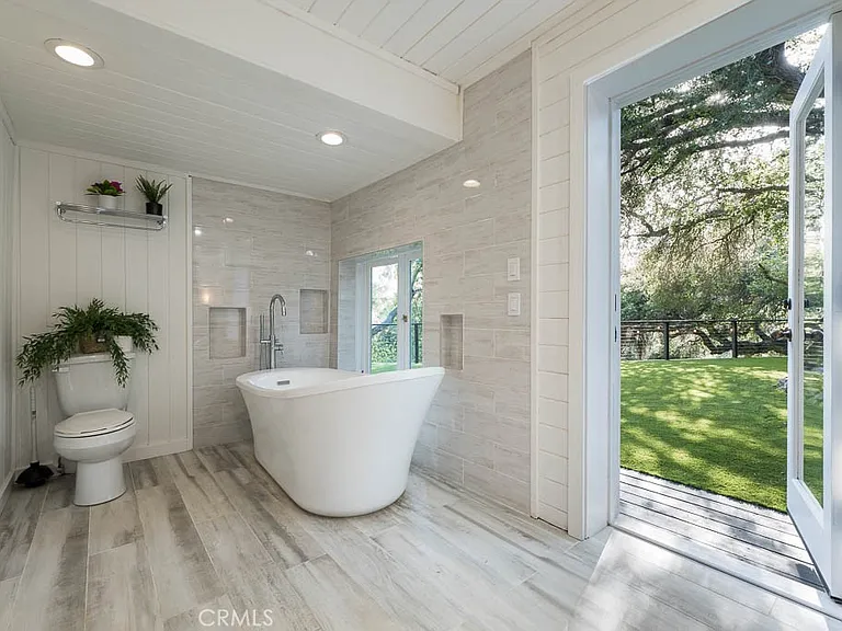 21670 Encina Rd — Photo 21