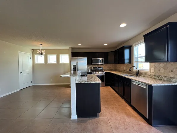 9565 Red Sunset Ct, West Des Moines, IA 50266