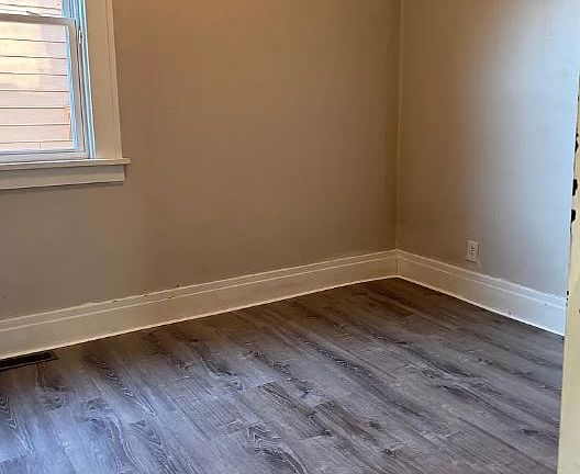 4th image of 1353 Hertel Ave #1