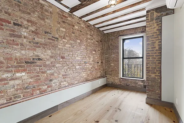 Rented by Lang Realty LLC | media 18