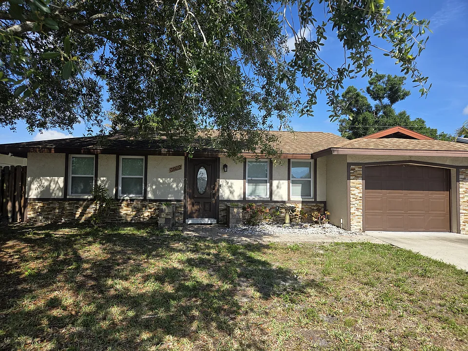 3922 Cochise Ter