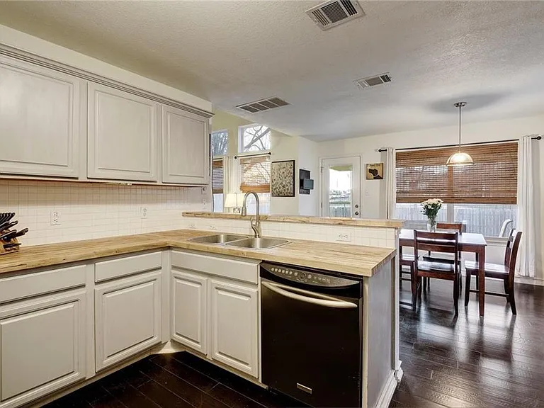 9112 Swanson Ln — Photo 10