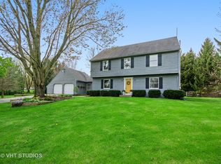 6N448 Pinto Dr, St Charles, IL 60175