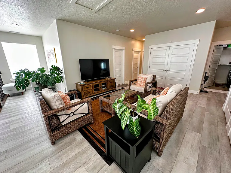 11642 S Groves View Dr — Photo 11