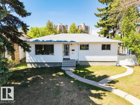 8714 164th St NW, Edmonton, AB T5R 2R1