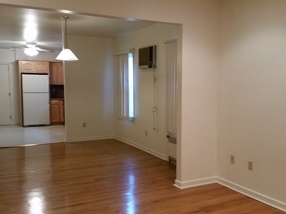 DR open to kitchen