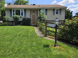 3 Edgemore Dr, Stevens, PA 17578