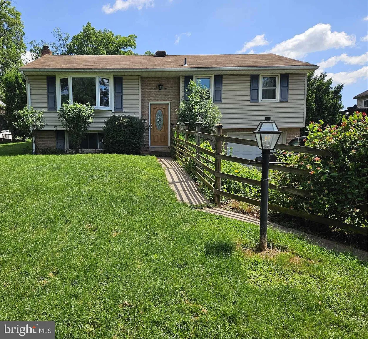 3 Edgemore Dr photo 1