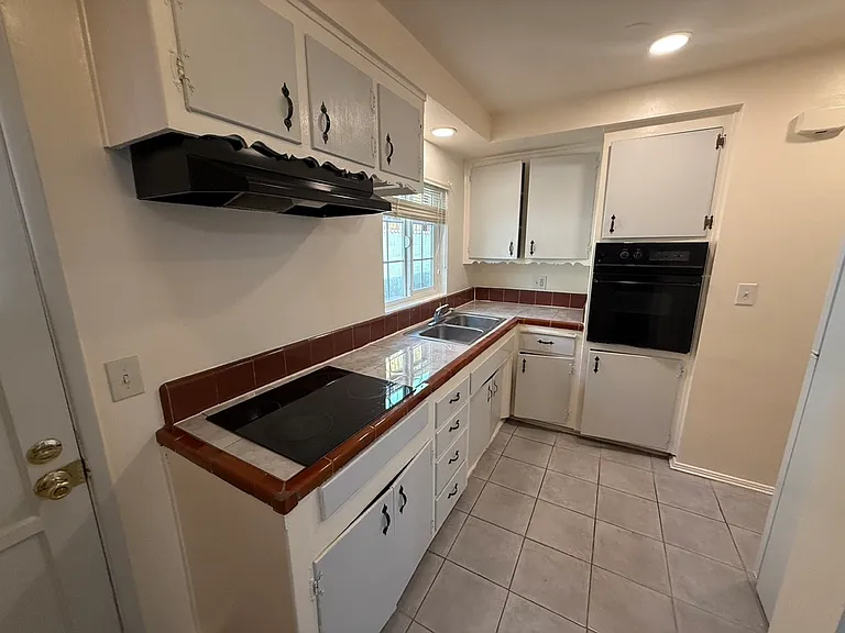220 E Campus View Dr #220 — Photo 5