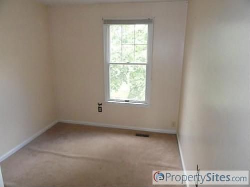 5th image of 14 Oak Crest Ct