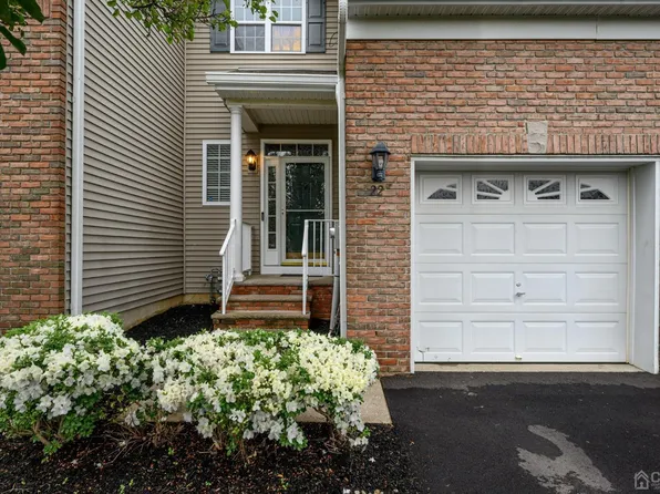 22 Wlodarczyk Pl, Parlin, NJ 08859