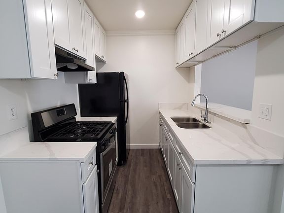 5th image of 1253 N Las Palmas Ave