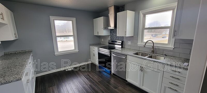 1st image of 101 17th Ave S