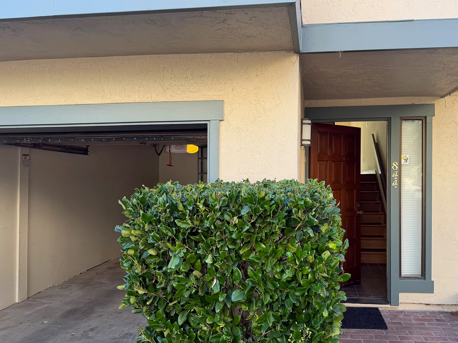 2 bed, 1.5 bath, 1350 sqft, $4,100 — Photo 2