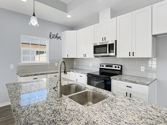 2nd image of 405 Martin Luther King Jr St