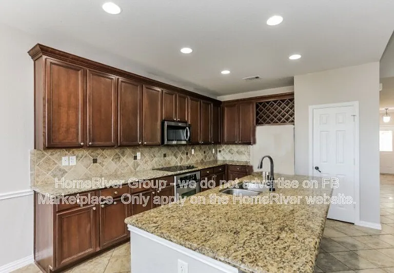 705 Champlain Ct — Photo 6