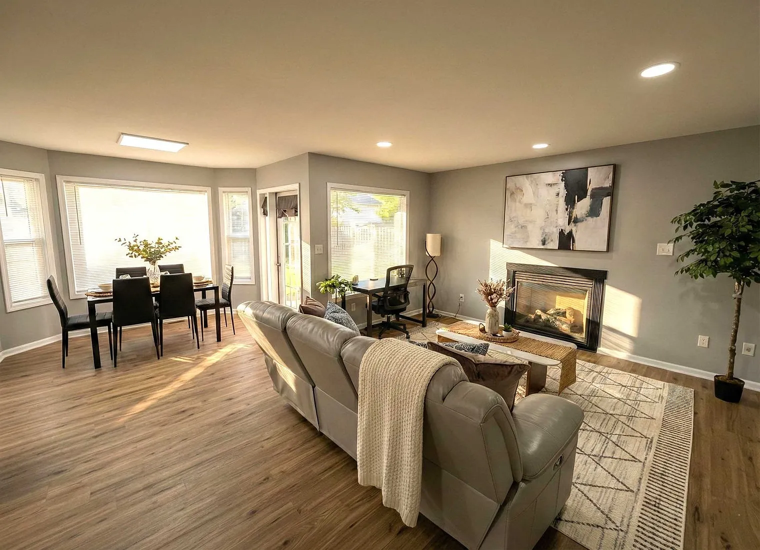 3 bed, 2.0 bath, 1593 sqft, $4,740 — Photo 2
