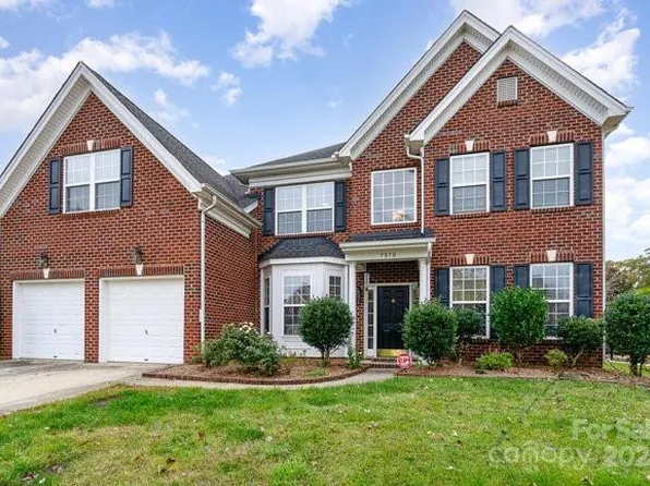 7870 Woodmere Dr, Harrisburg, NC 28075
