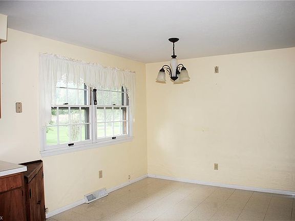 4th image of 42781 Galaxy Dr