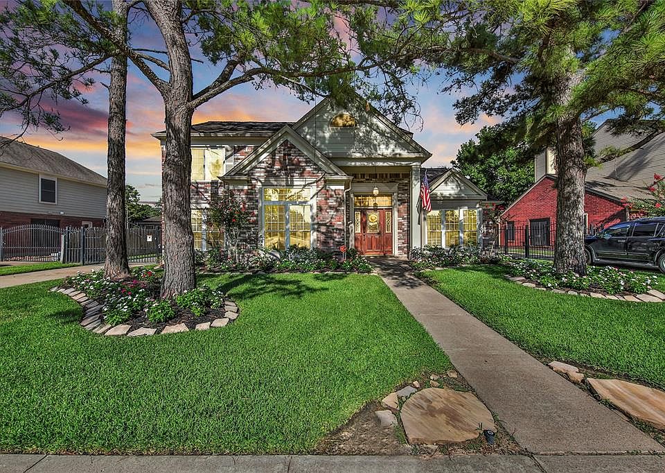 1st image of 15410 Vintage Falls Dr