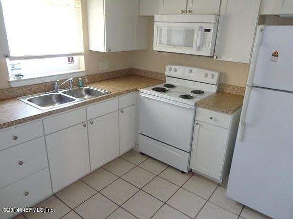 2nd image of 3915 Toreador Ct Unit 5