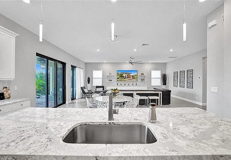 11720 Waterway Cir — Photo 10
