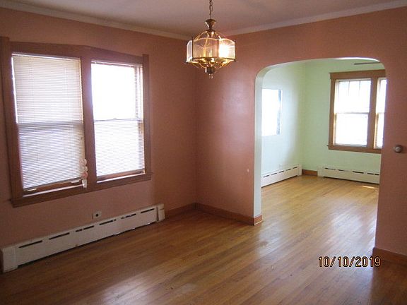 3rd image of 2906 N 77th Ave