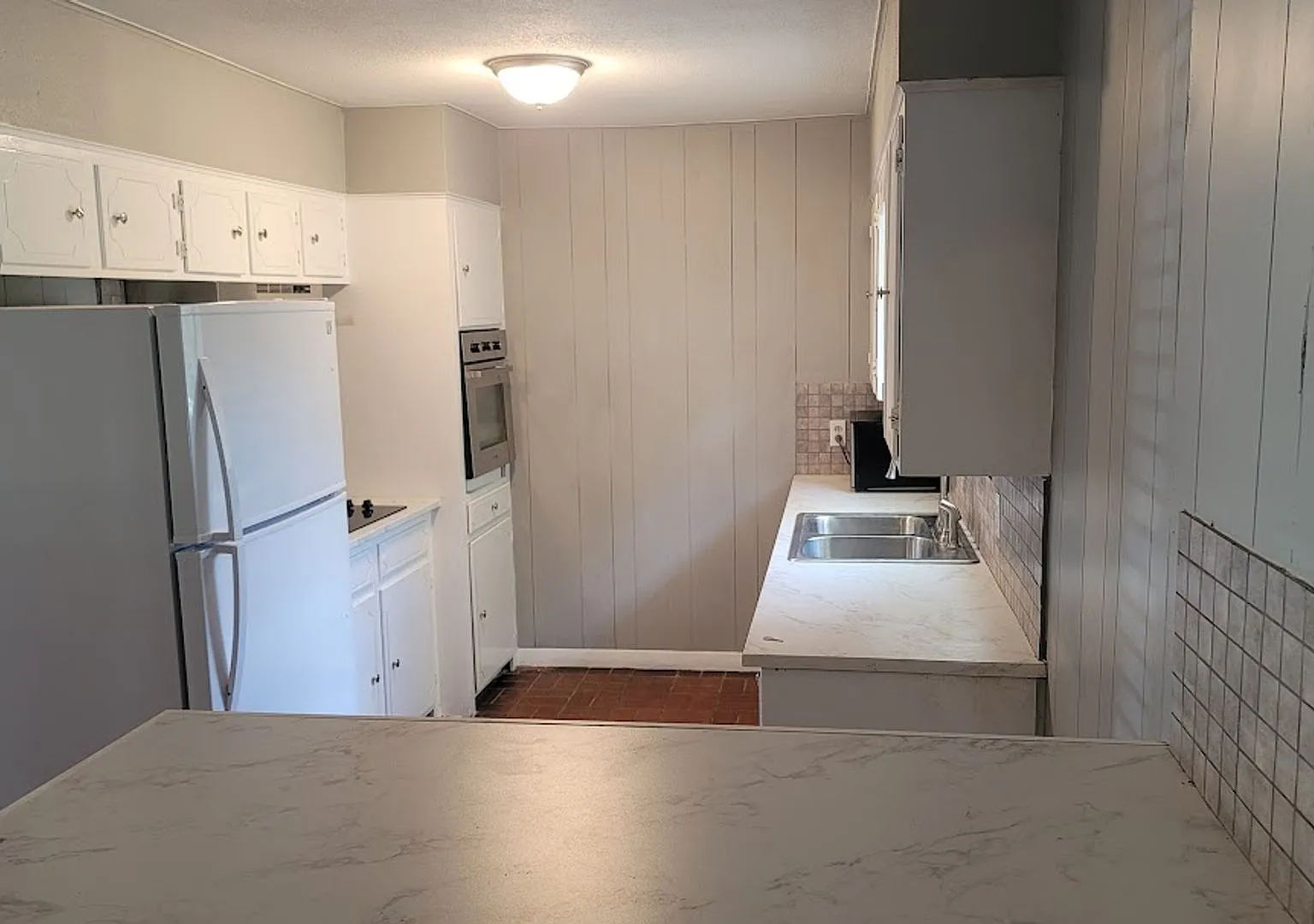 Three Bedroom House on HWY 190 — Photo 3