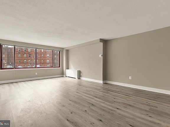 3rd image of 1220 Blair Mill Rd APT 101