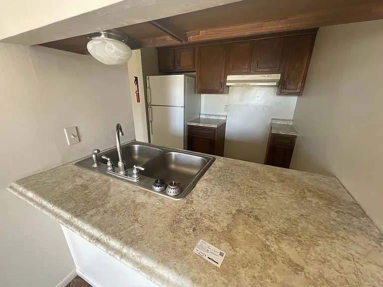 115 W Lagrange St — Photo 14