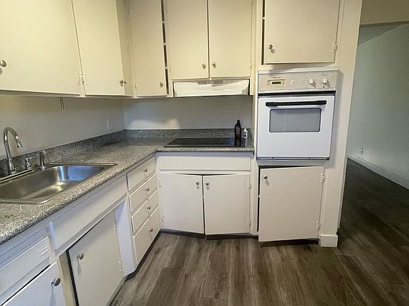 2nd image of 923 Tamarack Ln Unit 10