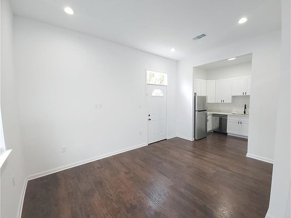 5th image of 2657 Touro St