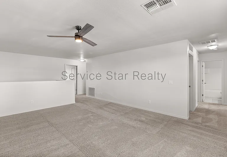 2402 E Alonso Dr — Photo 17