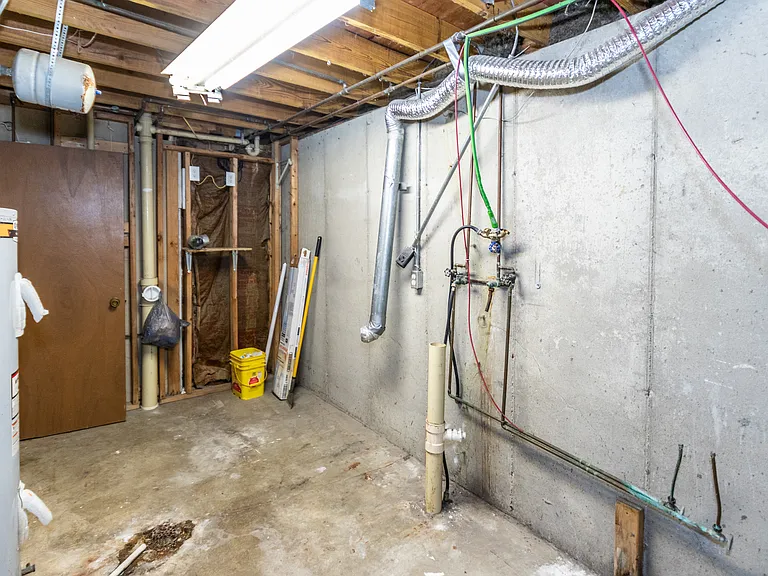 91 Elk Run Dr — Photo 32