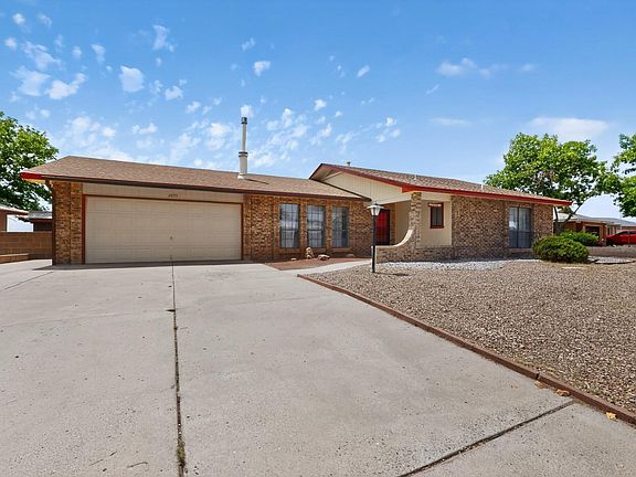 3rd image of 2655 Panorama Way SE