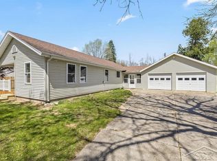 5428 W Greendale Ct, Mt Pleasant, MI 48858