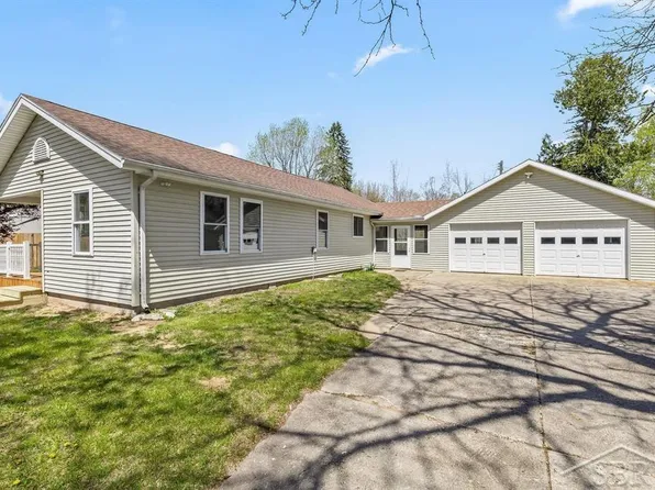 5428 W Greendale Ct, Mt Pleasant, MI 48858