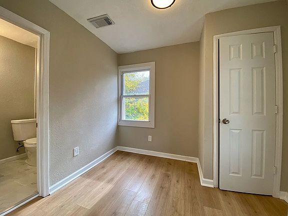 2nd image of 4309 Paseo Blvd #B