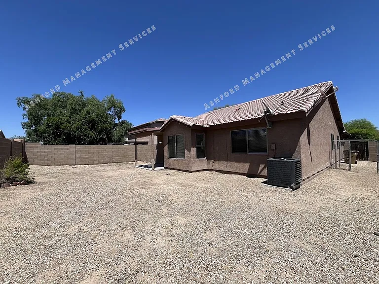 2046 S 171st Dr — Photo 24