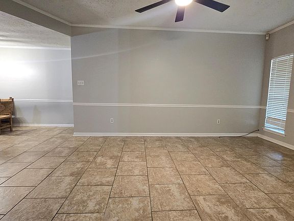 4th image of 504 Stacey Ln