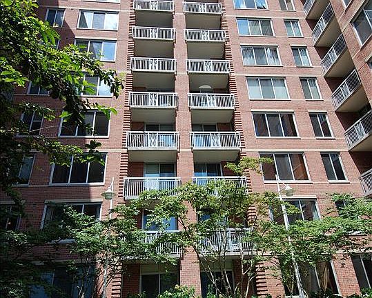 4th image of 1020 N Highland St Unit 421