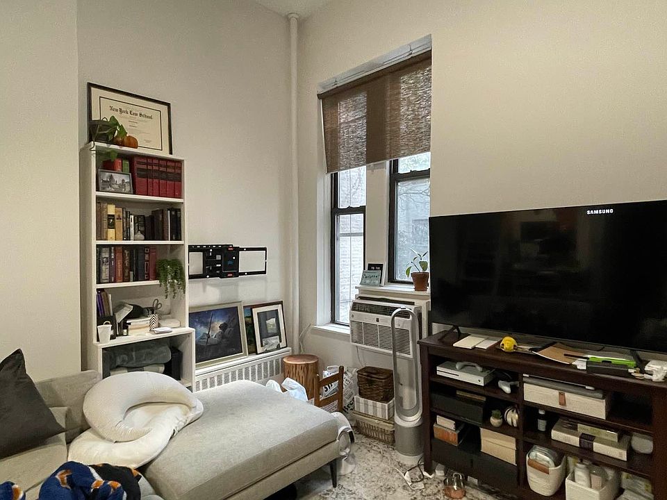 1st image of 36 W 83rd St APT 1R