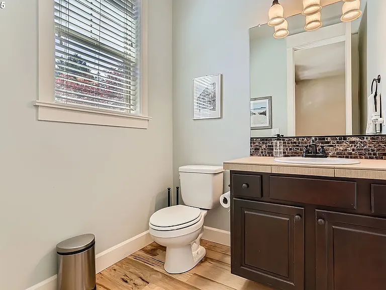 10183 NW Crossing Dr — Photo 4
