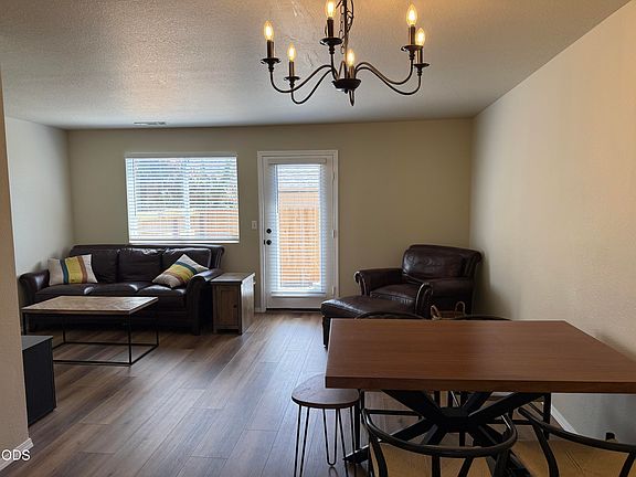 2nd image of 310 NE Terry Ln Unit 1D