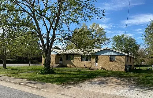 2372 W Holly St Photo 1