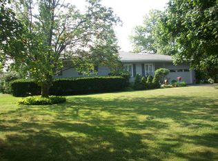 60 Ridgemont Dr, Rochester, NY 14626