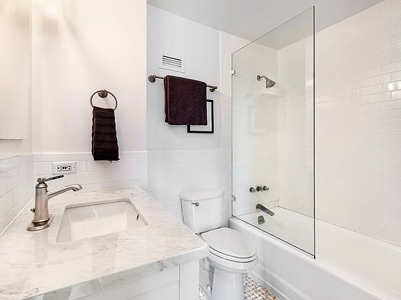 3rd image of 111 4th Ave APT 4D