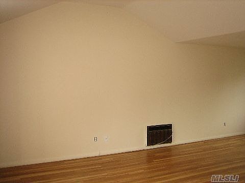 4th image of 497 N Syracuse Ave