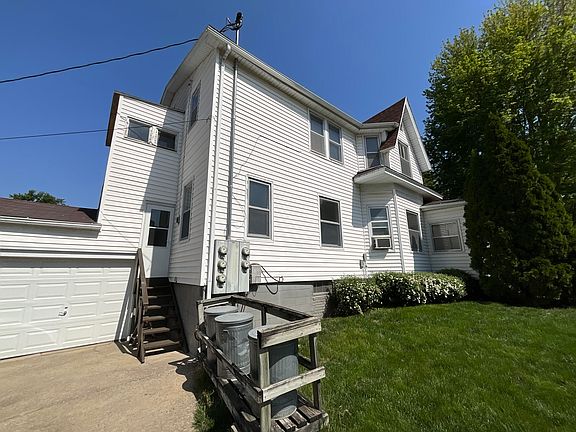 5th image of 300 W Clarinda Ave